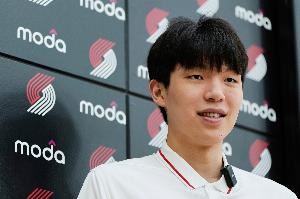 比卢普斯：已安排专人给杨瀚森补习英语 这些早就在计划之中